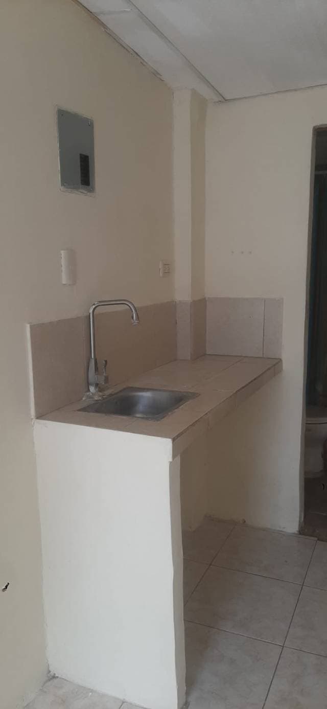ALQUILO MINI SUITE INDEPENDIENTE - 1