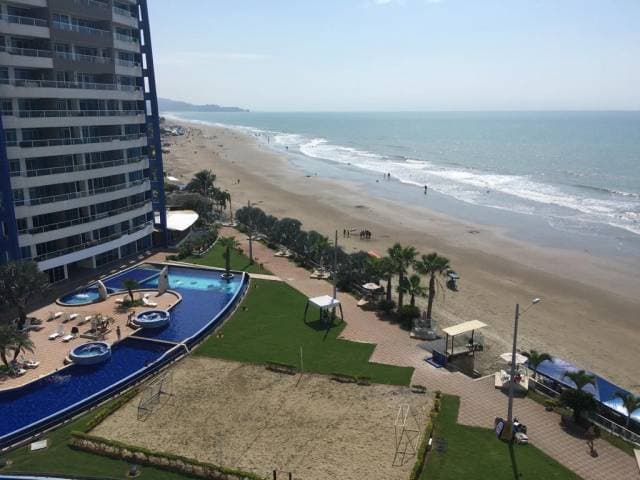 VENDO HERMOSO DEPARTAMENTO EN PRIMERA LINEA - 1