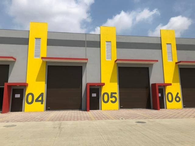 ALQUILER de BODEGA a ESTRENAR en  ALMAX 3, Vía a Samborondón Km 14.5 - 1