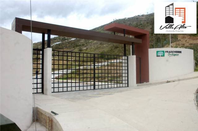 LOTES AMPLIOS URBANIZADOS EN PAUTE. - 1