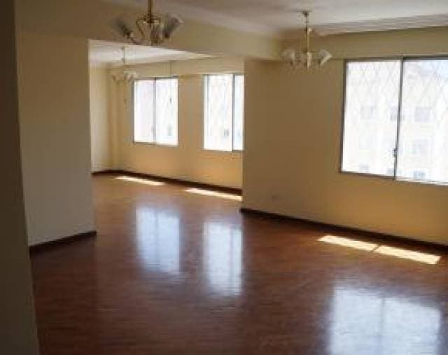 Arriendo amplio y acogedor Departamento sector UDLA - 1