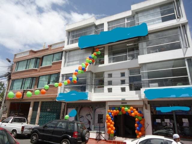 VENDO LOCAL COMERCIAL 4 PISOS (EDIFICIO) EN PLENA ZONA COMERCIAL DE CALDERON - 1