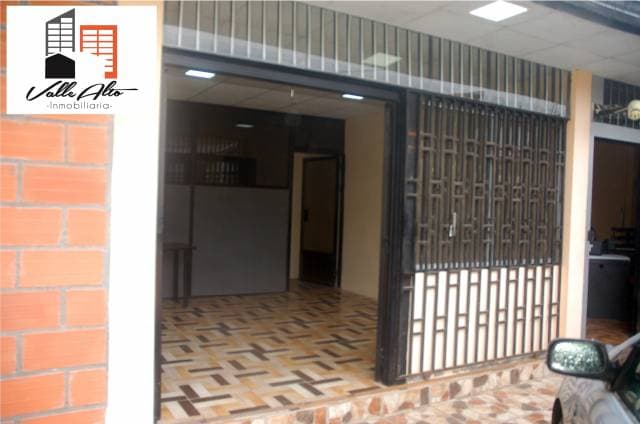 SUITE INDEPENDIENTE CON PARQUEADERO CERCA DEL CENTRO. - 1