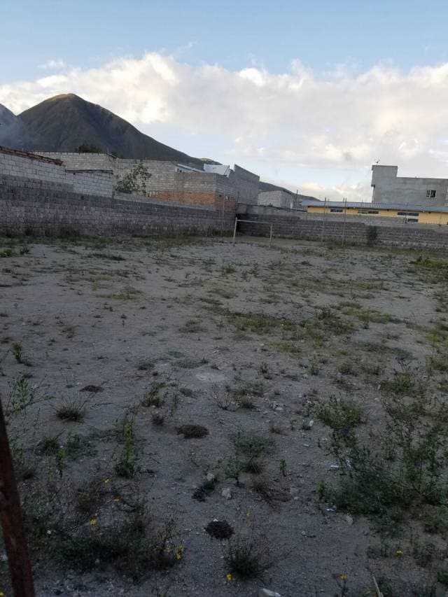 TERRENO SECTOR SAN ANTONIO DE PICHINCHA. - 1