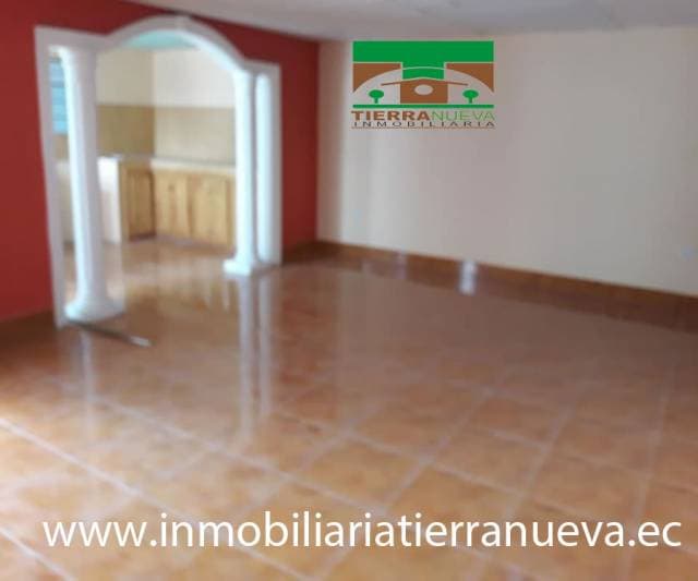 VENDO DEPARTAMENTO Y GALPON EN OTAVALO - 1