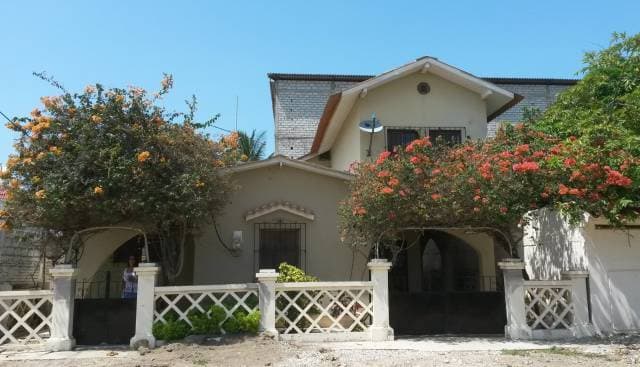 Casa Grande Playas Villamil cerca de playa HUmbolt - 1