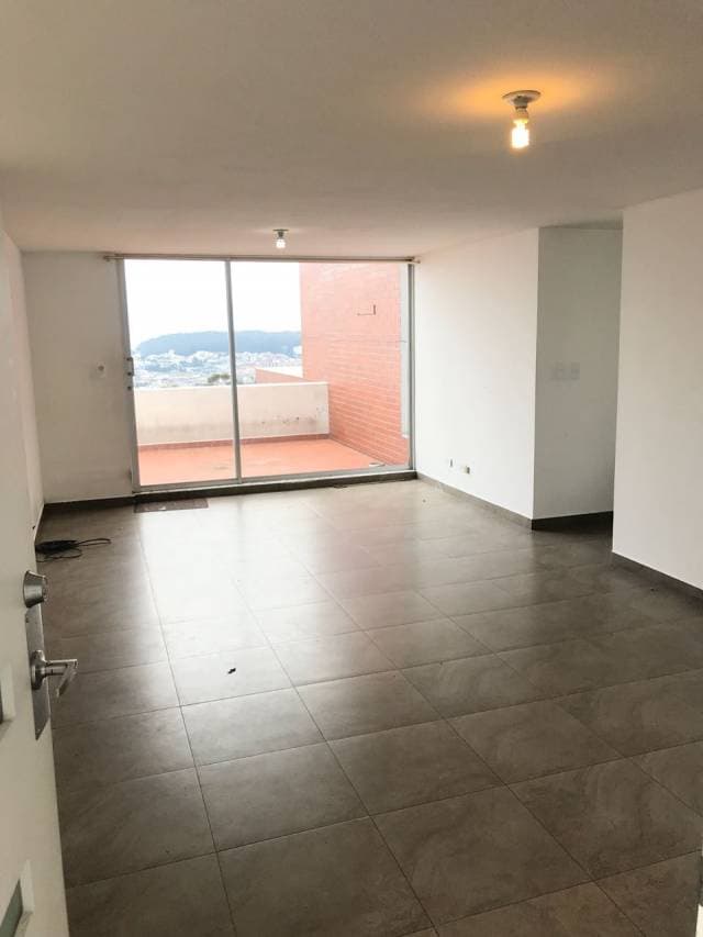 ALQUILO MODERNA CASA ATERRAZADA CON VISTA PRIVILEGIADA - 1