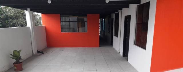Linda Mini SUIT por estrenar, al norte, cerca del nuevo CC El Portal. en la Simón Bolívar. - 1