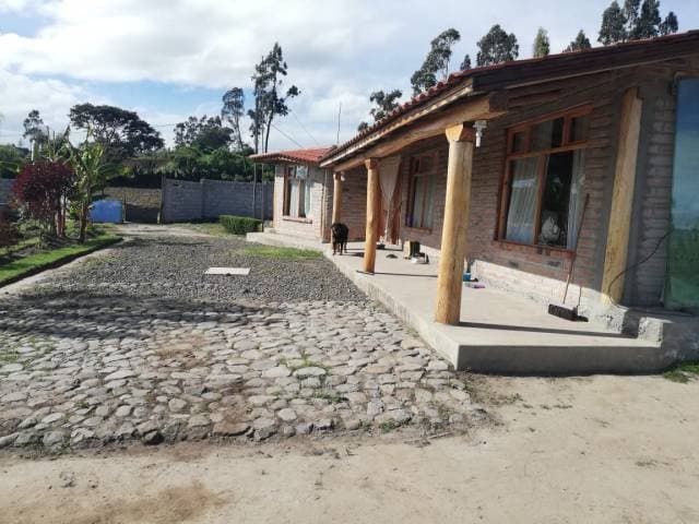Se vende o recibe una casa del mismo valor. - 1