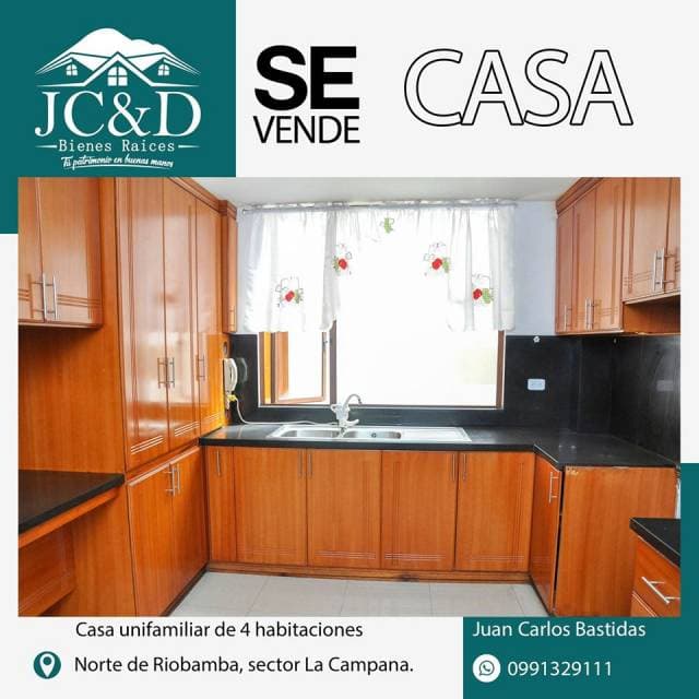 Casa Unifamiliar de 4 dormitorios en Riobamba - 1
