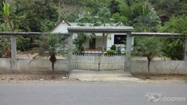 SE VENDE HERMOSA CASA VACACIONAL EN MANABI-PORTOVIEJO-SANTA ANA - 1