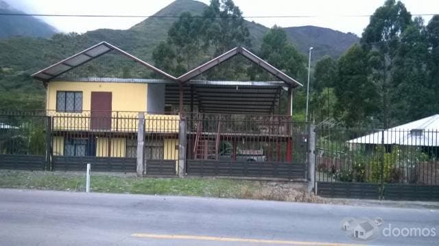 SE VENDE ESTA CASA A 5MINUTOS DEL VALLE DE LA LONGEVIDAD VILCABAMBA - 1