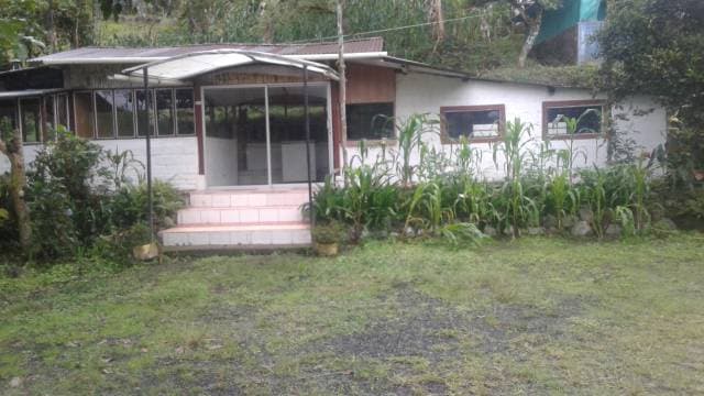 OPORTUNIDAD EN 45.000 usd.  VENDO TERRENO DE 1600 metros CUADRADOS CON DOS CASAS - 1