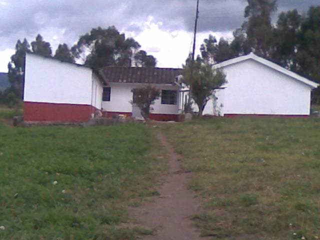 HERMOSA PROPIEDAD DE CAMPO CERCA DE MACHACHI - 1
