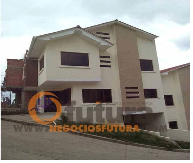 HERMOSA Y AMPLIA CASA DE VENTA POR SANTA MARIA DE SAYAUSI $89.000 negociables - 1