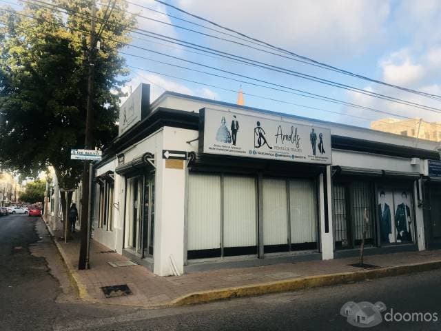 SE TRASPASA NEGOCIO RENTA DE TRAJES EN MAZATLÁN - 1