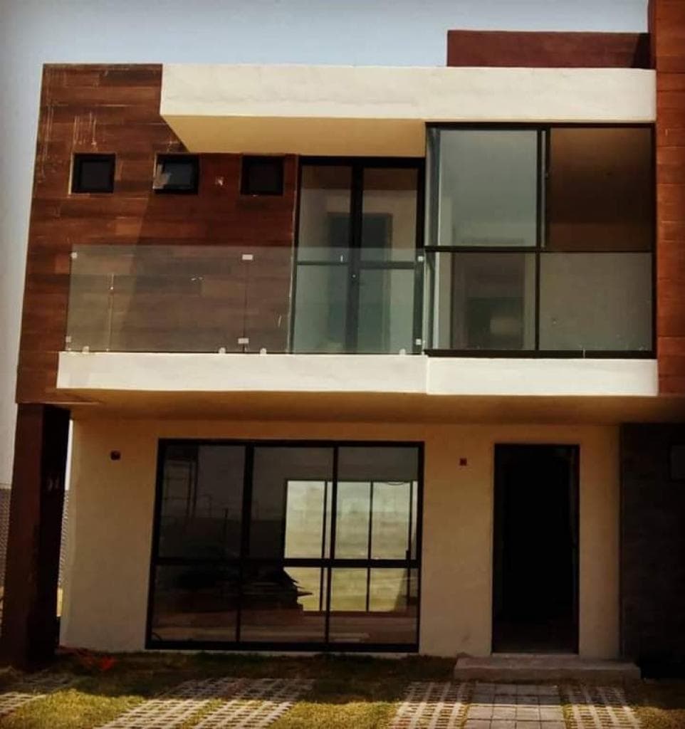 HERMOSA Y AMPLIA CASA - 1