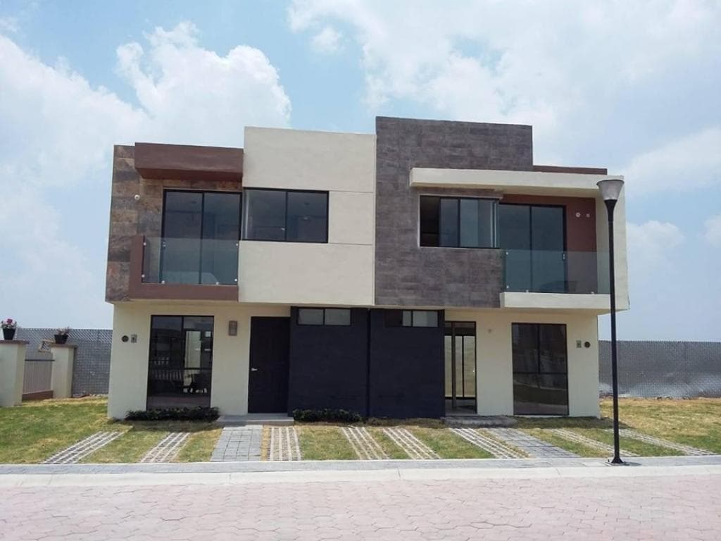 HERMOSA Y AMPLIA CASA - 1