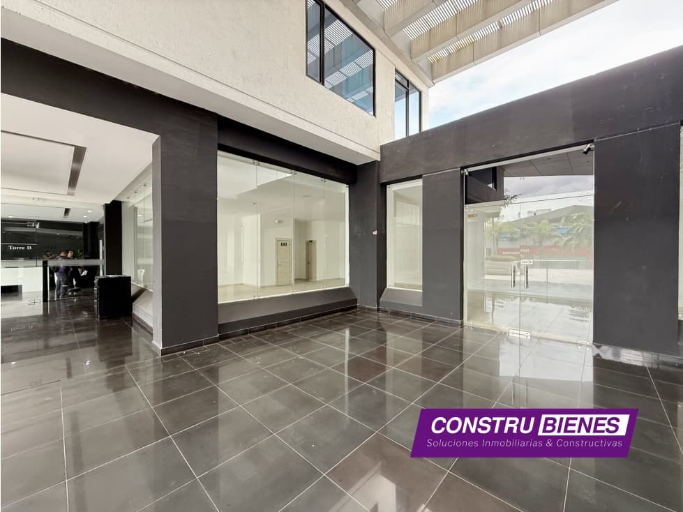 Local / Oficina en Planta Baja en prestigioso Manta Business Center - 1