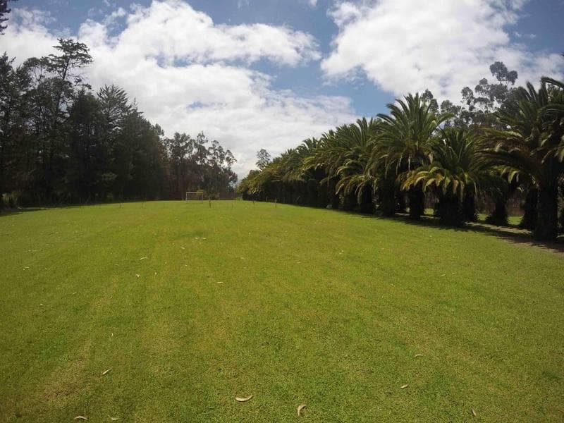 ESPECTACULAR TERRENO DE VENTA EN URBANIZACIÓN EXCLUSIVA EN PUEMBO - 1