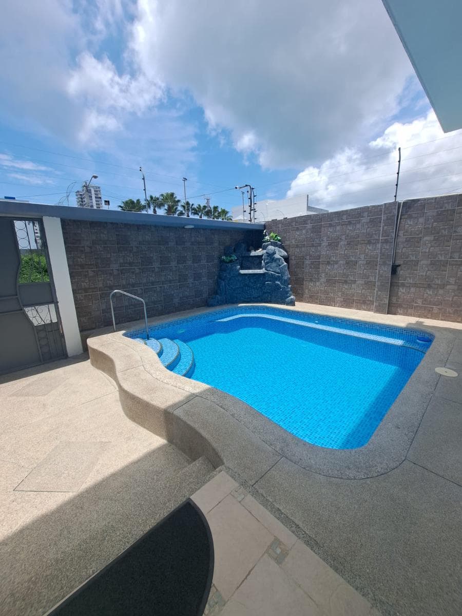Venta departamento 150m², 4 dorm. en PB, Salinas, Guayas - 1