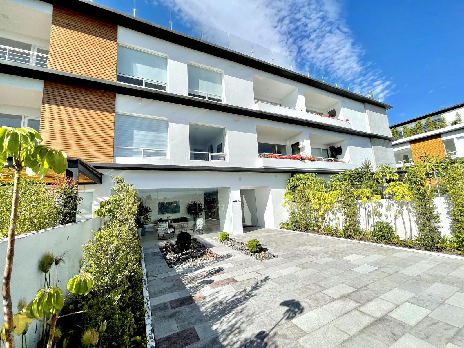 CUMBAYA 160 M² APARTAMENTO EN RENTA 3 HABITACIONES CON BALCON - 1