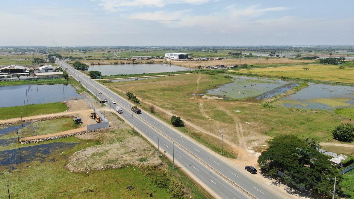 VENTA DE TERRENO SOBRE LA VIA SAMBORONDON - 1