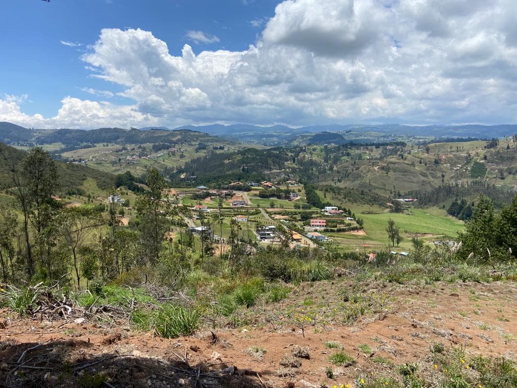 HERMOSO TERRENO EN VENTA, SECTOR TARQUI - 1
