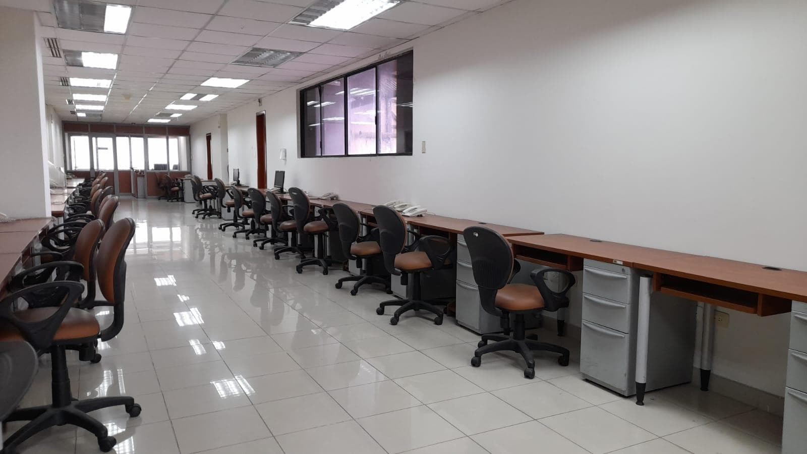 Venta de Oficina en Av. 9 de Octubre, entre Los Ríos y Esmeraldas Ma.Ca. - 1
