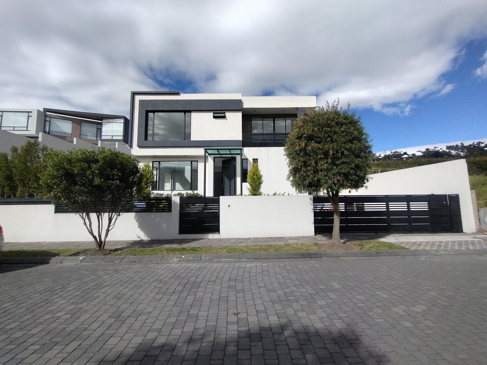 VENTA CASA INDEPENDIENTE DENTRO DE URBANIZACIÓN - PUEMBO - 1