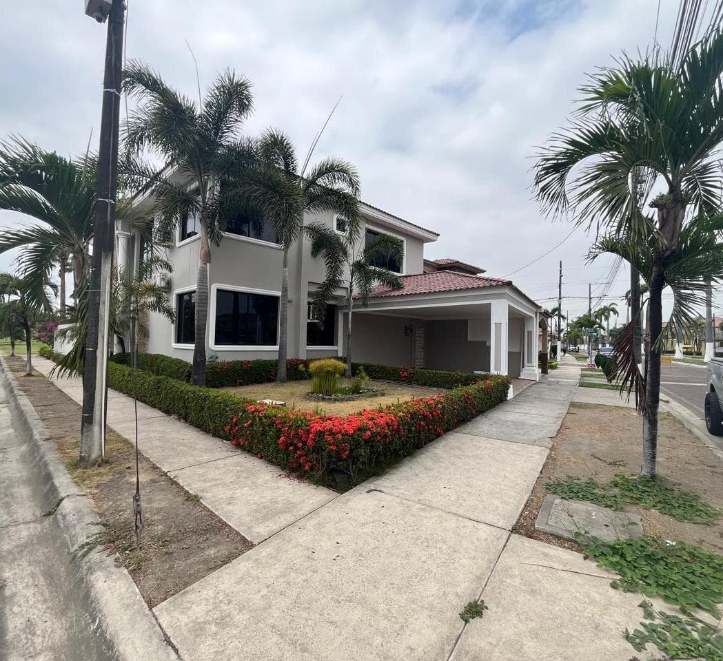 Venta de Casa Amoblada en Urb. Santa Maria de Casa Grande, 4 Habitaciones, Habitacion PB M.H - 1