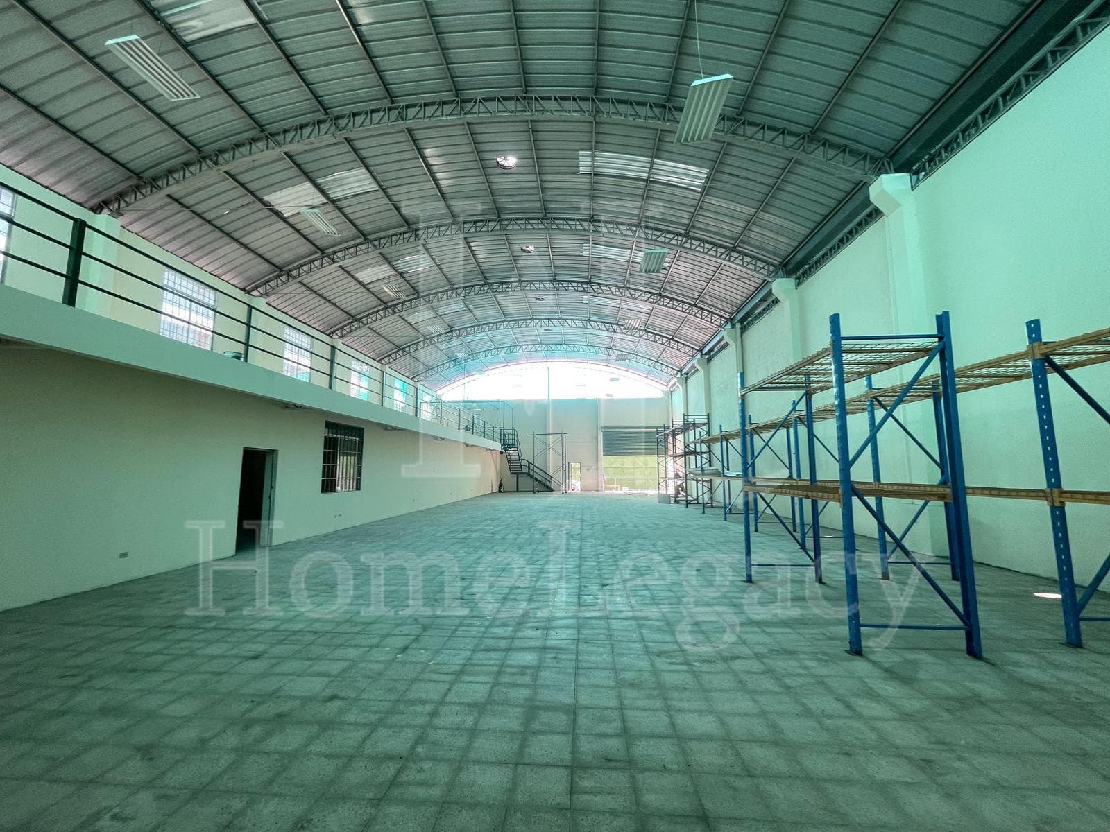 Galpón Industrial y Comercial en Mapasingue Oeste – Ubicación Estratégica AM - 1