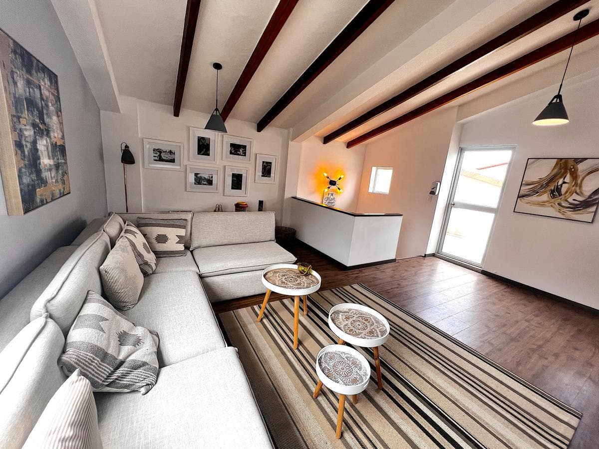 Casa por estrenar de venta en Pomasqui, exclusivo conjunto privado - 1