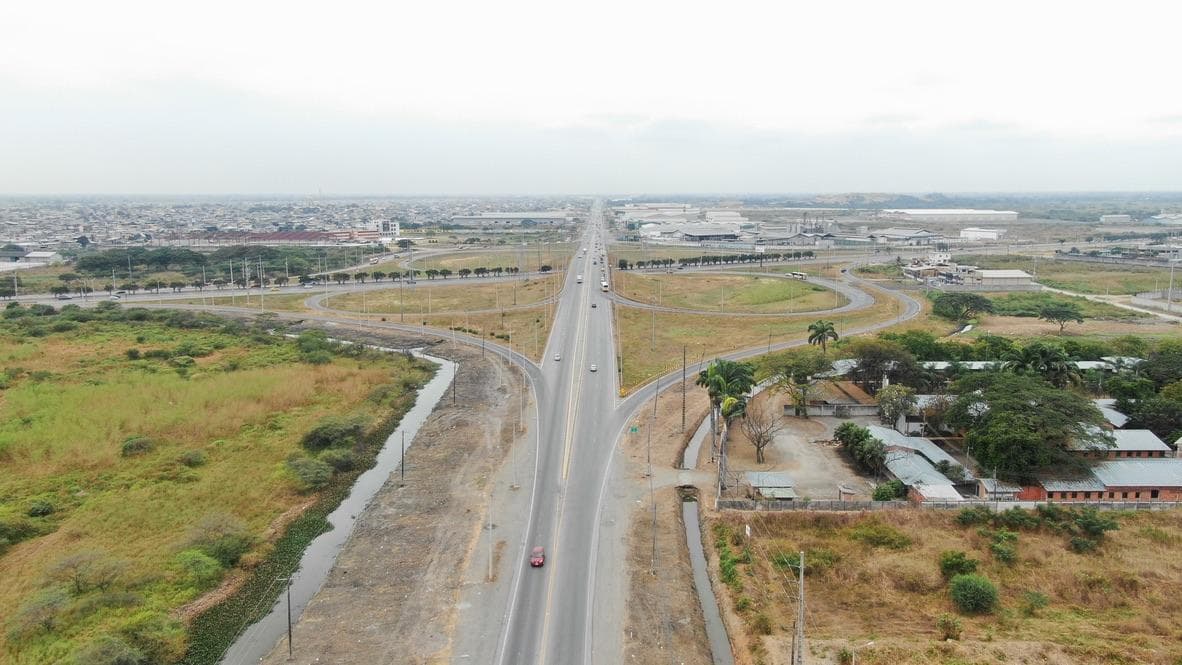 VENTA DE TERRENO CABECERO SOBRE VIA DURAN YAGUACHI - 1