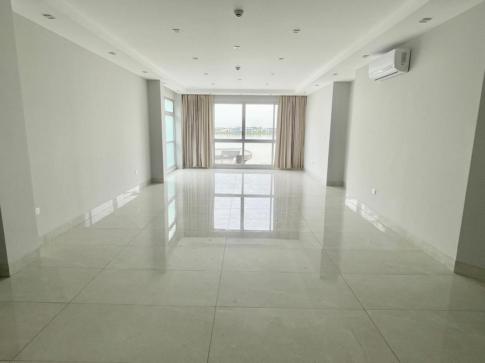 Venta de Departamento Nuevo con Espectacular Vista al Río AD - 1