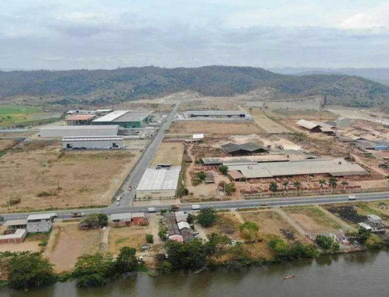 Guayaquil, vía Daule km 29 terreno industrial 28000m2 - 1