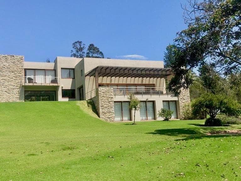 TUMBACO - PACHOSALAS EN VENTA 1200 M2 CASA DE LUJO 5 HABITACIONES - 1