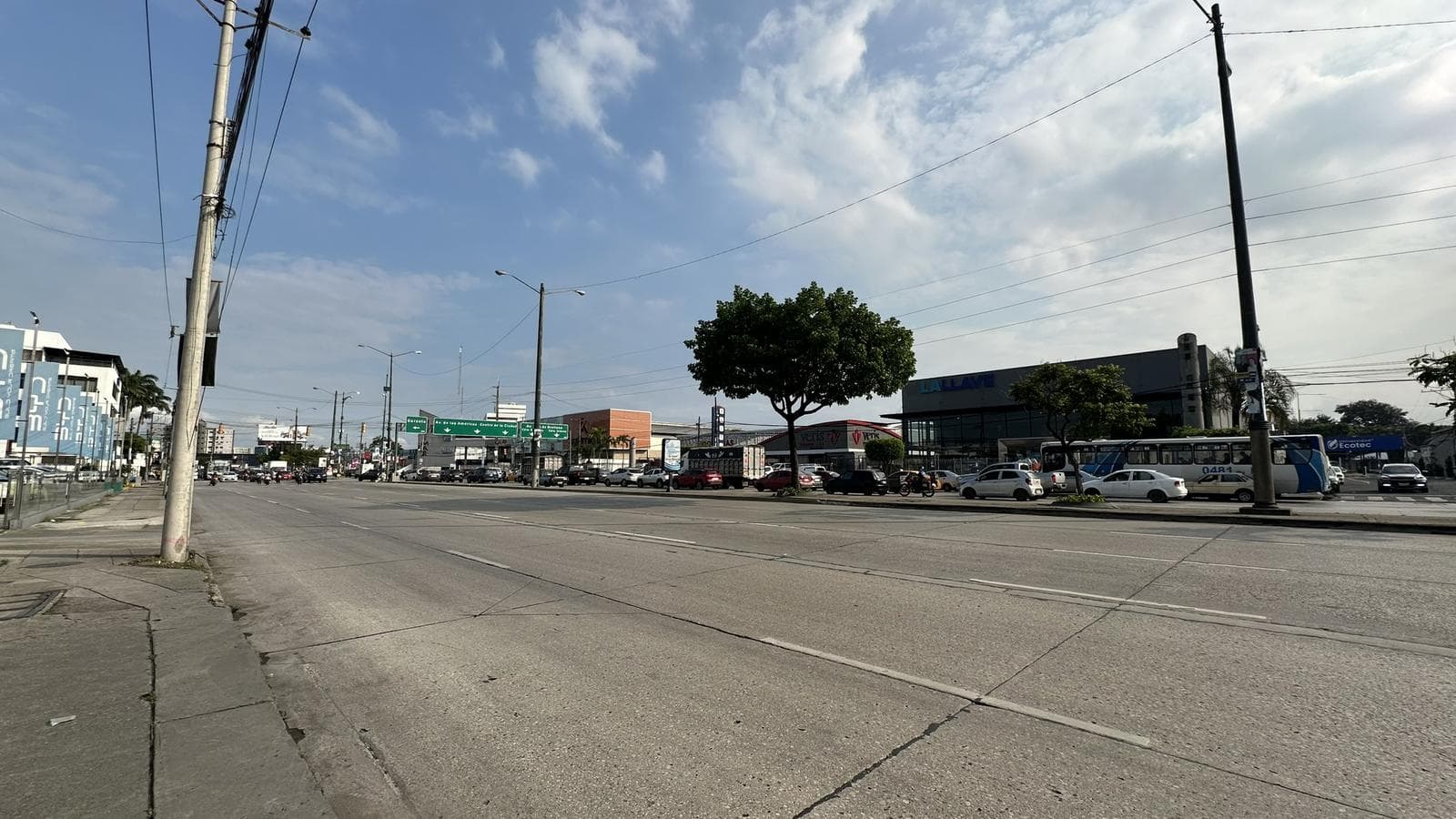 ALQUILER DE PROPIEDAD COMERCIAL SOBRE AV JUAN TANCA MARENGO - 1