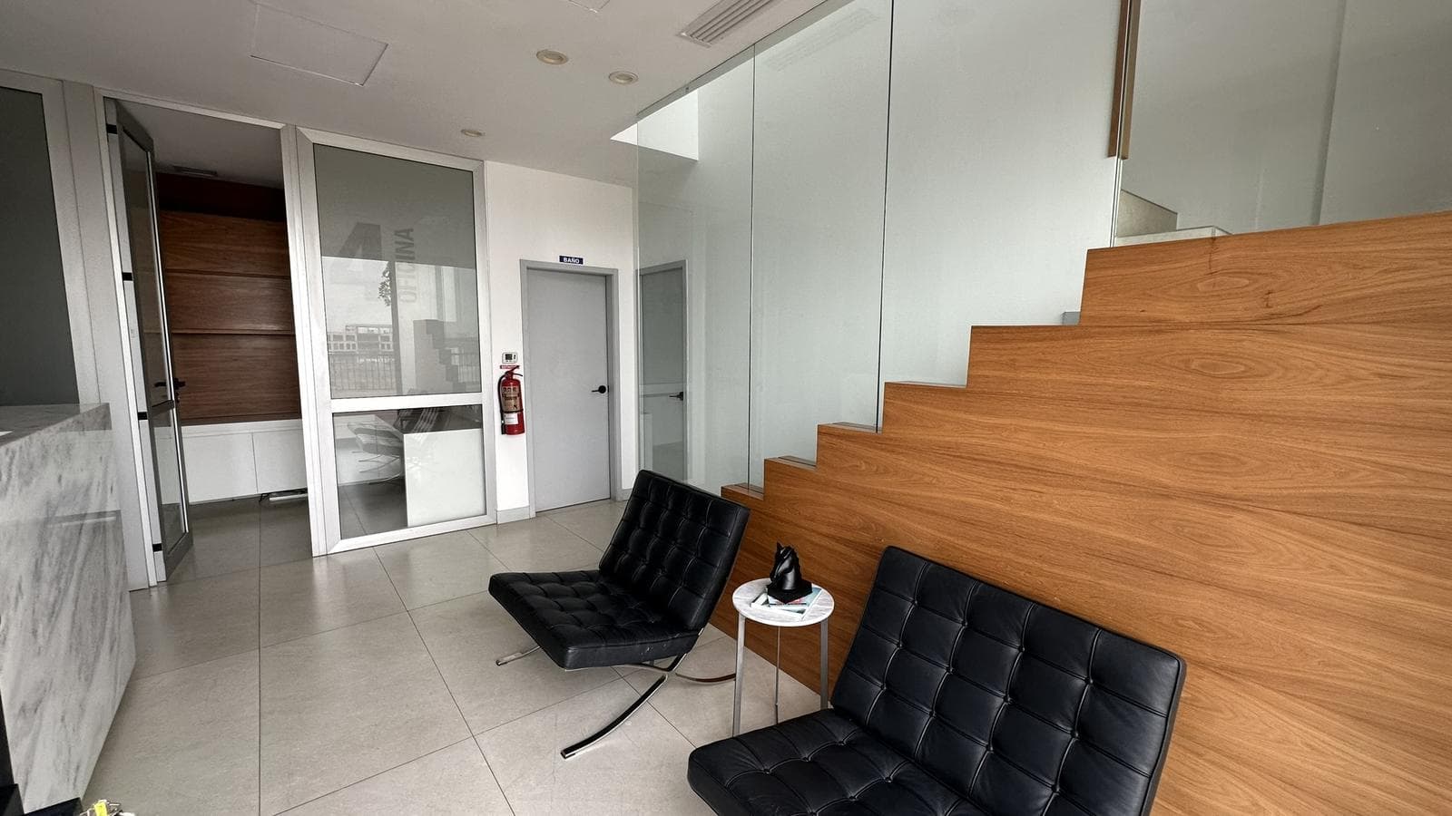 OFICINA EN VENTA DE 2 PISOS PLAZA PROYECTO - 1