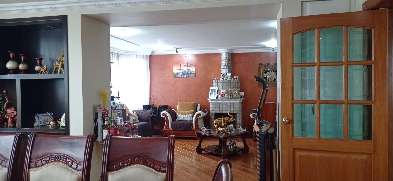 SE VENDE HERMOSO DEPARTAMENTO DENTRO DE LA URBANIZACION EL CONDADO - 1