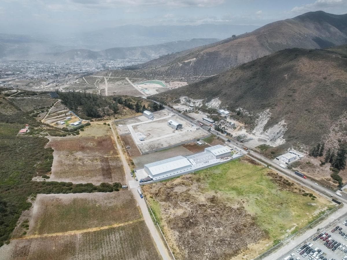 Vendo Terreno Industrial Alto Impacto en Calacalí - 1