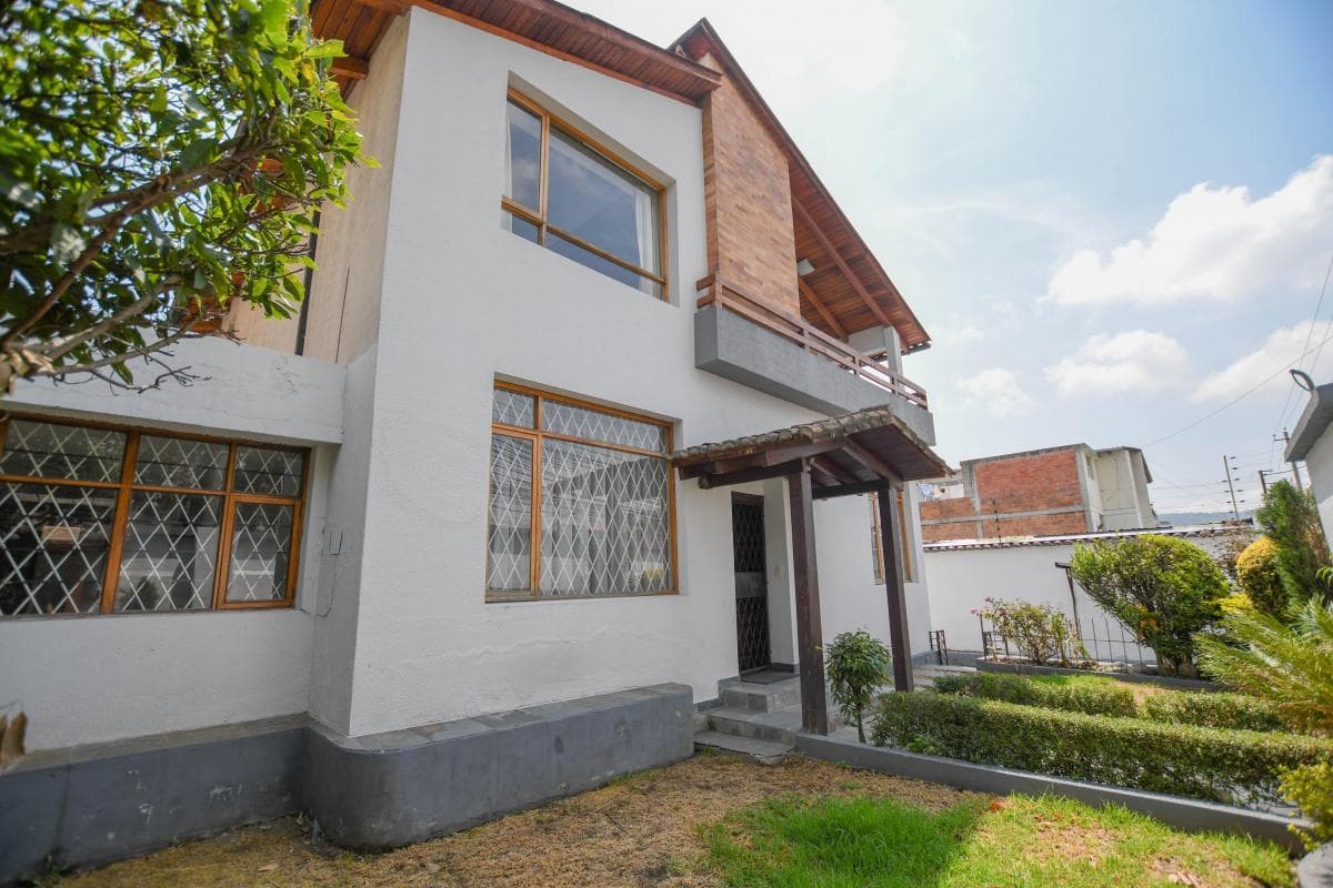 CASA EN VENTA INDEPENDIENTE $220.000 JIPIJAPA - 1