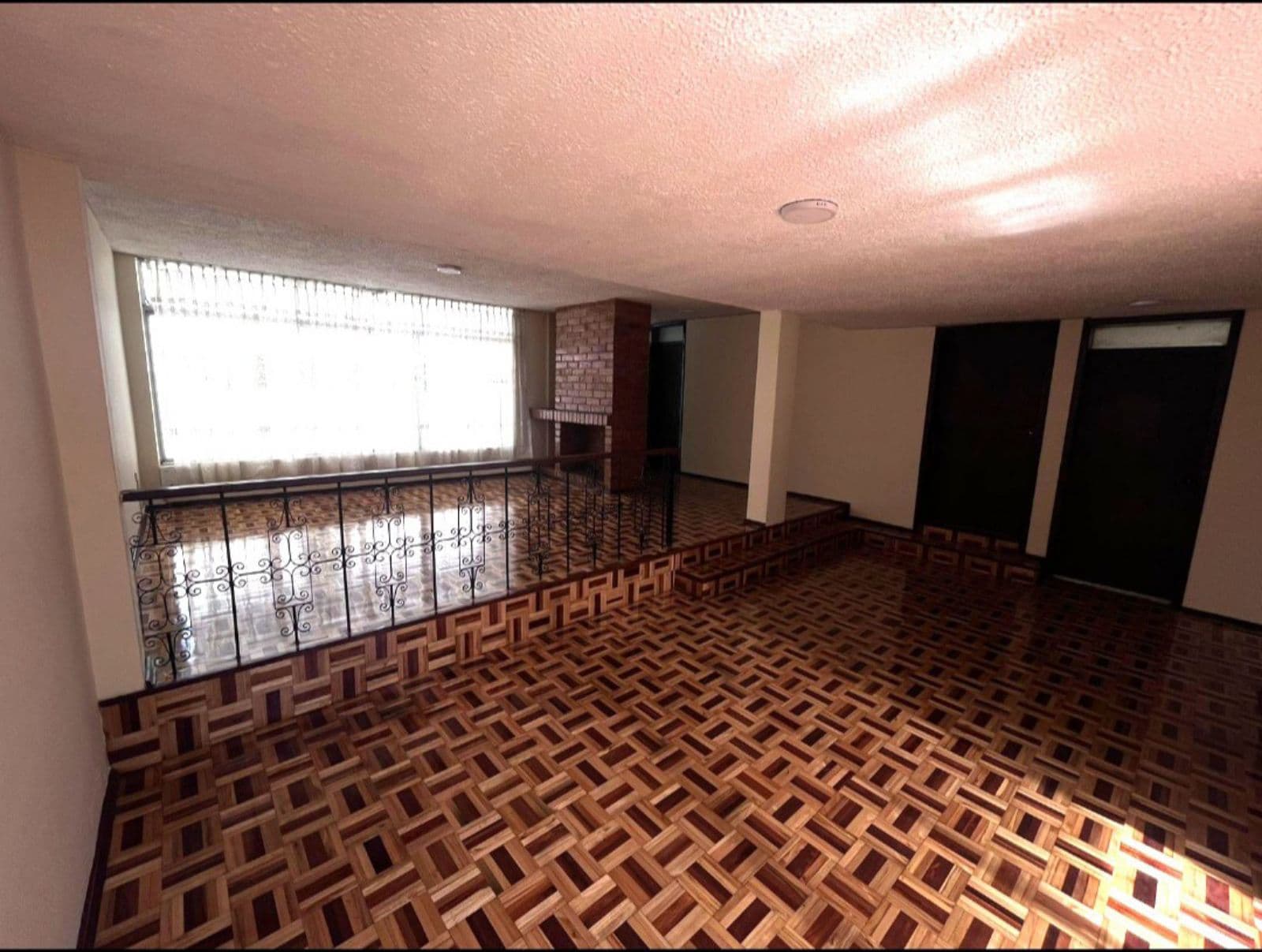 Casa de venta independiente remodelada de una sola planta sector Quito Norte - 1