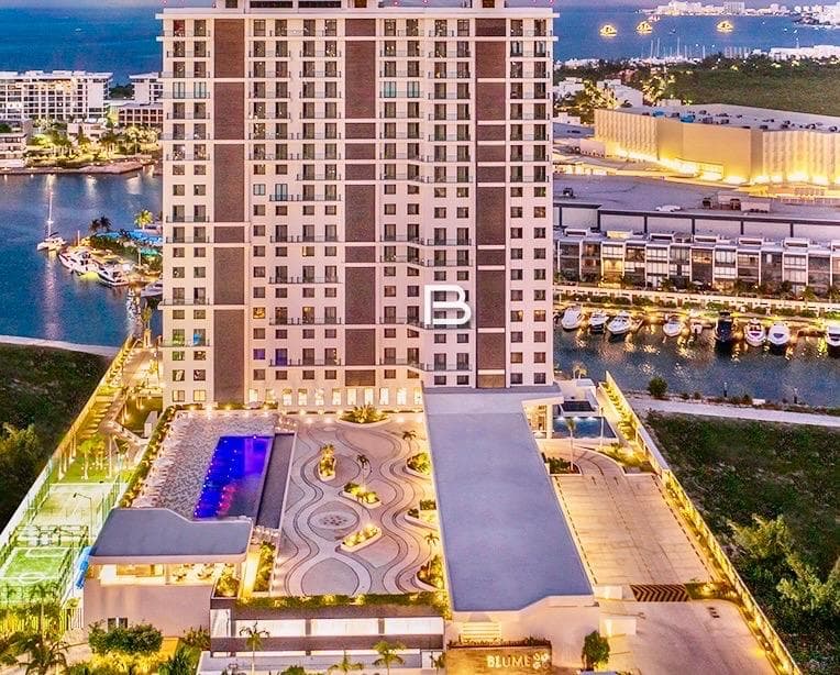 Exclusivo Departamento en Venta en Puerto Cancún - 1