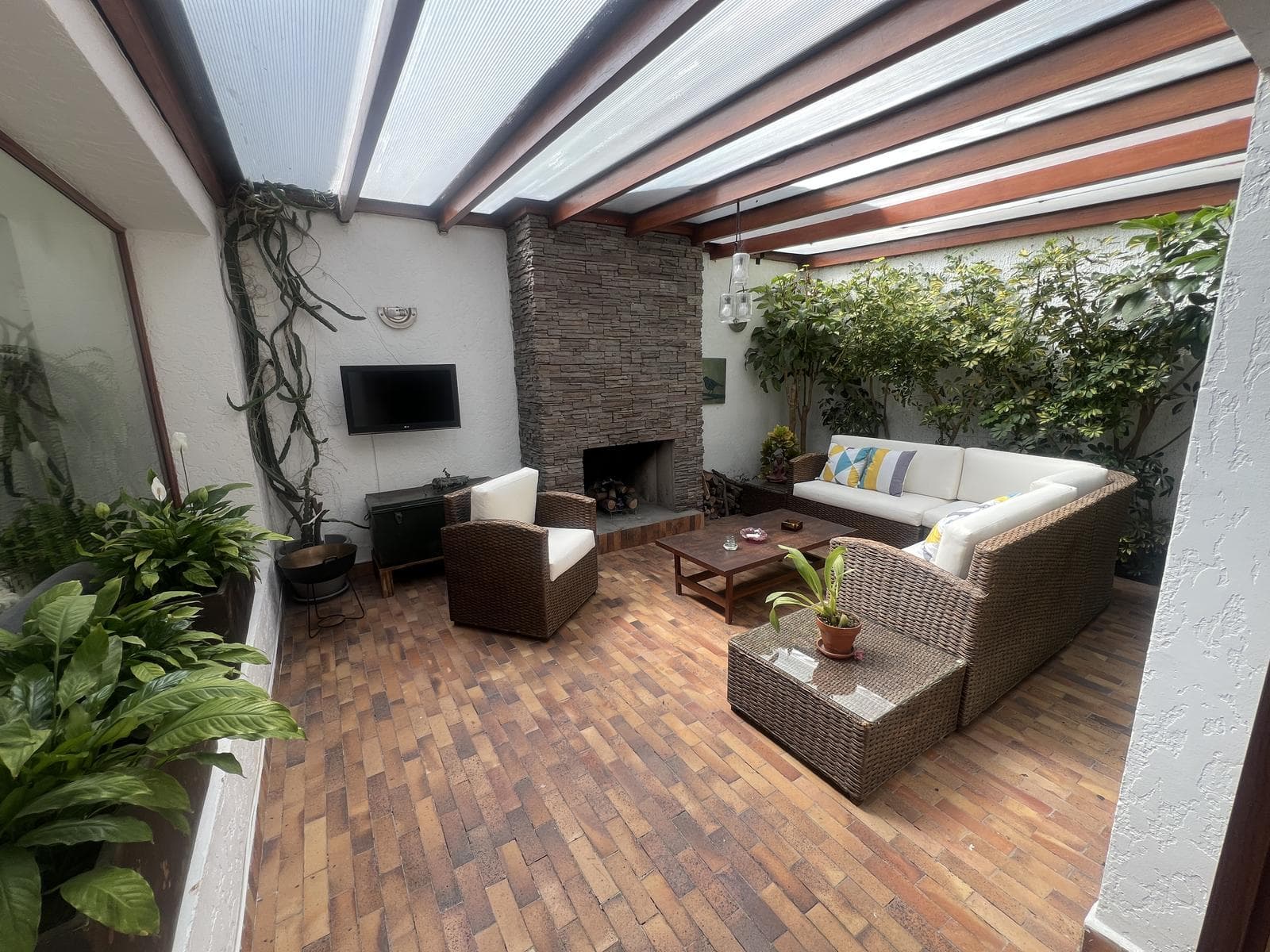 SAN JUAN BAJO - CUMBAYA CASA DE VENTA EN CONJUNTO EXCLUSIVO - 1