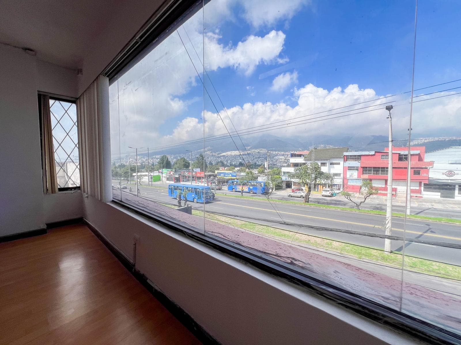 Edificio en Venta Comercial Residencial en Zona Estratégica | 912 m² | Bases para 10 Pisos - 1