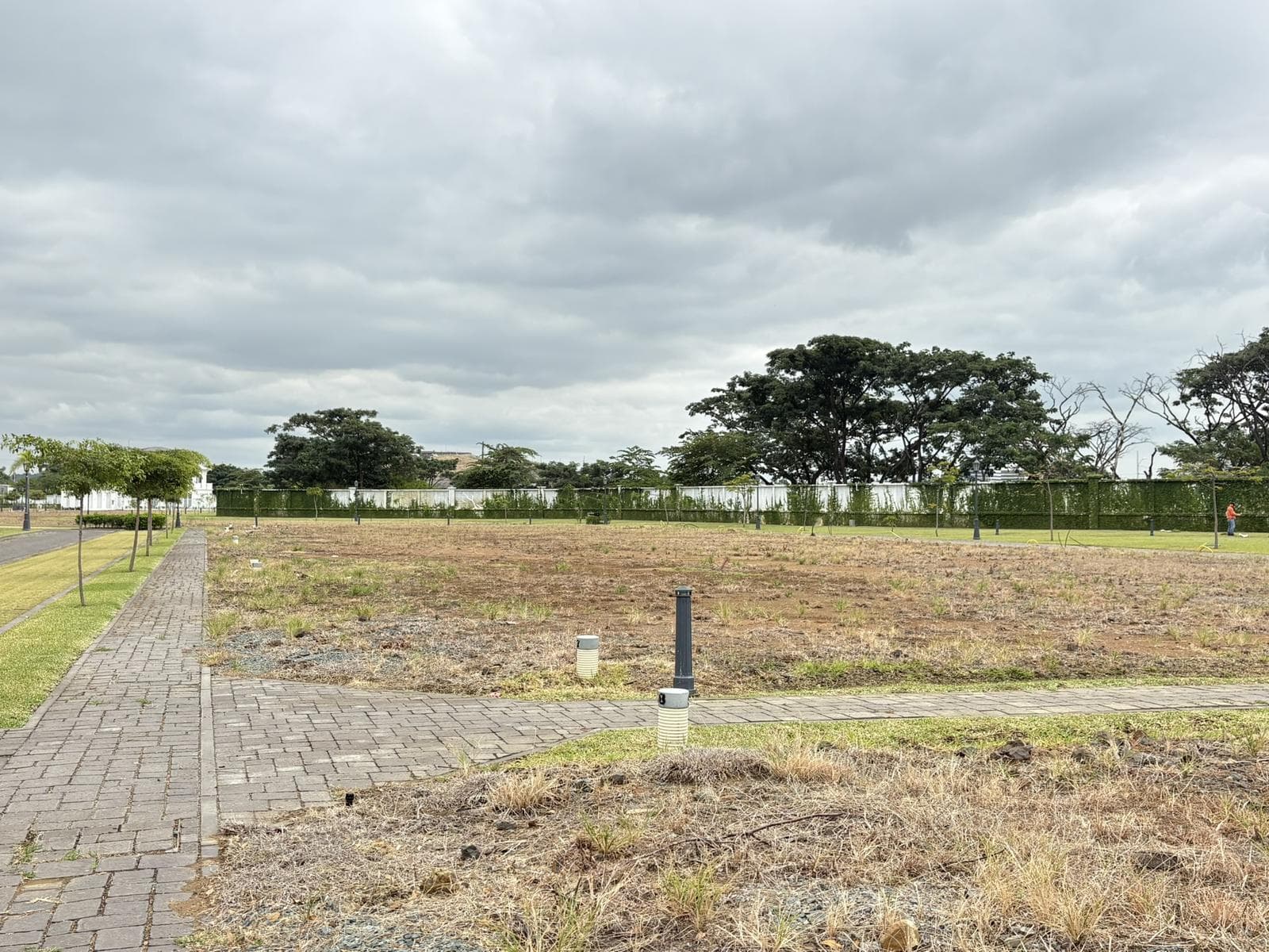 Venta de Terreno Esquinero en Urb. Aires Norte, 296m2. G.P. - 1