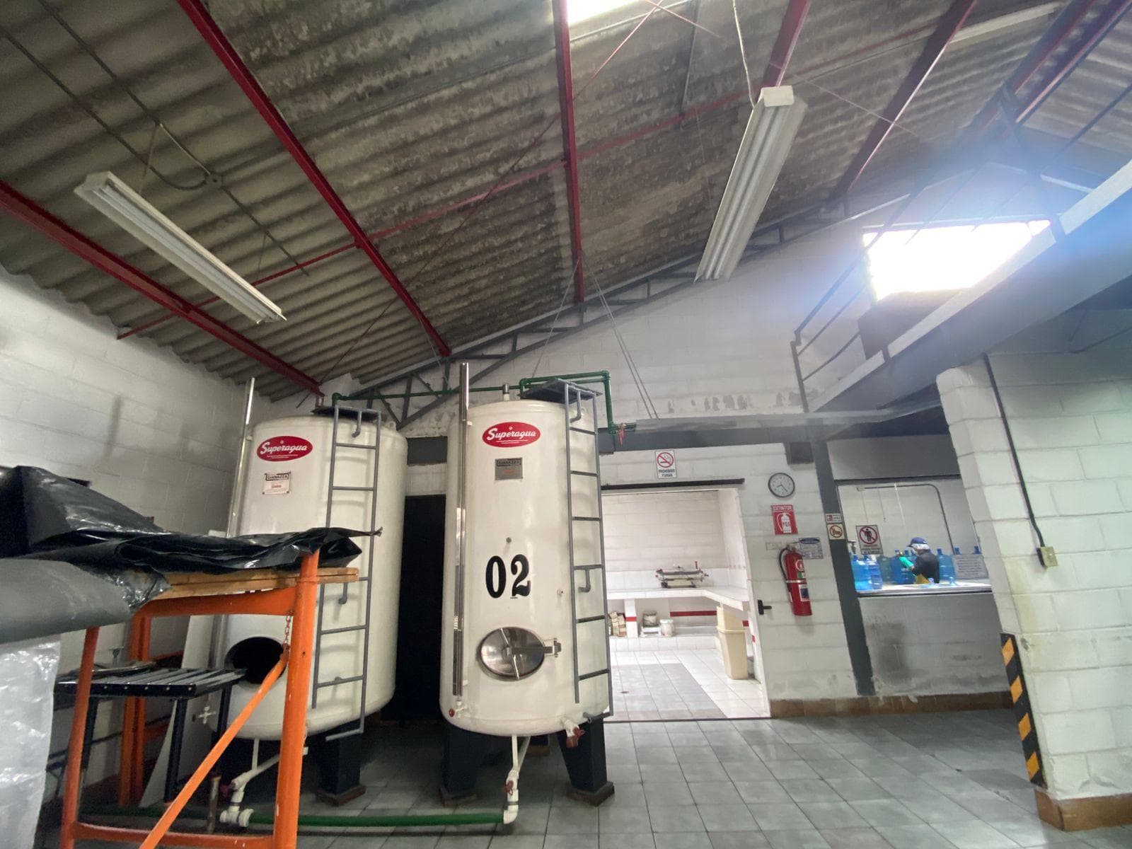 Venta Galpón con oficinas 488m2 y 740m2 de terreno , sector Julio Matovelle - 1
