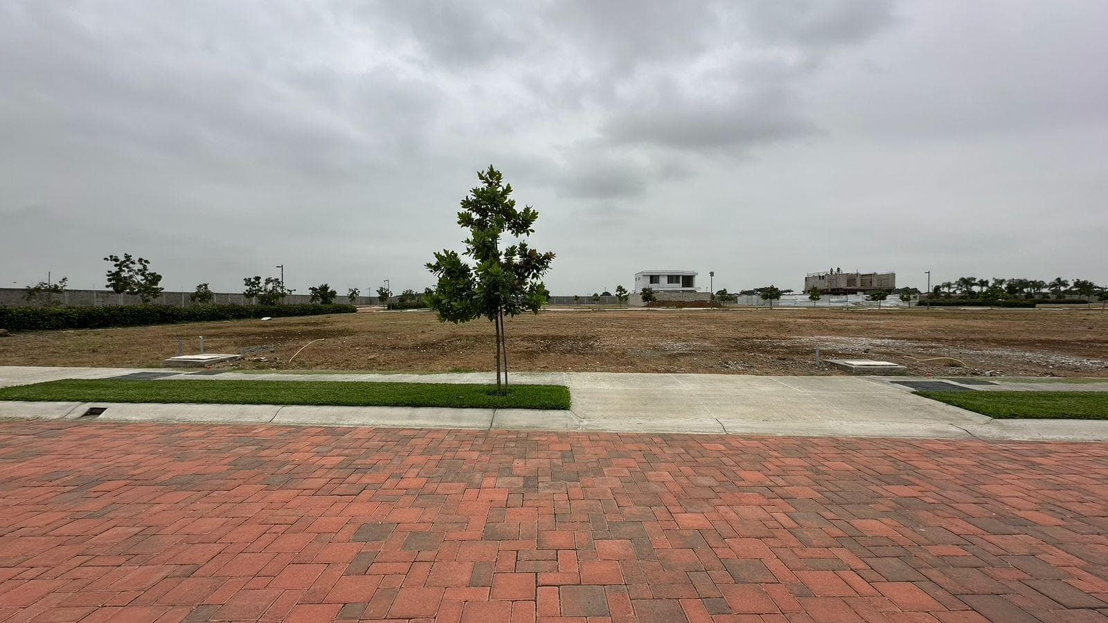 VENTA TERRENO PUNTA BARRANCA FRENTE ÁREA SOCIAL - 1