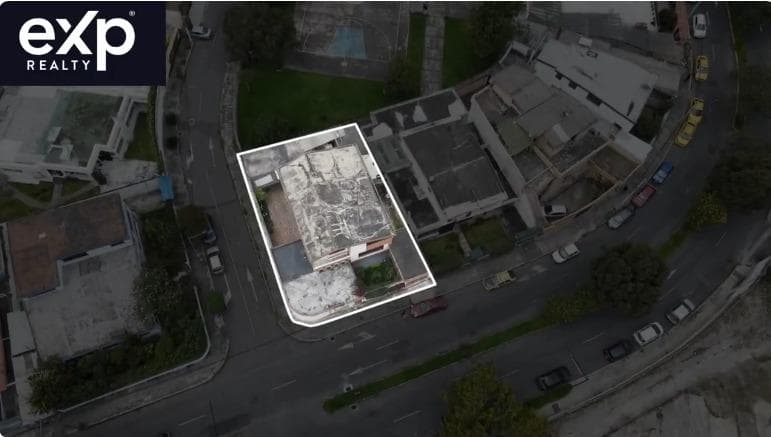 Casa o terreno en venta. Jipijapa. Junto a Río Centro Shopping. - 1